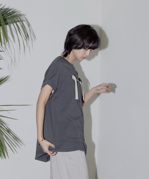 Eimee Law(エイミーロウ)の「テープロゴエンブロフレンチTシャツ(Tシャツ/カットソー・レディース・チャコールグレー/オフホワイト/アイボリー/ブラック・FREE)」の20枚目の写真