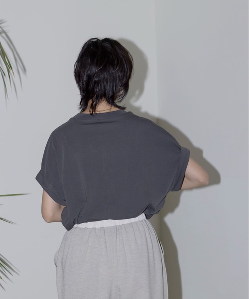 Eimee Law(エイミーロウ)の「テープロゴエンブロフレンチTシャツ(Tシャツ/カットソー・レディース・チャコールグレー/オフホワイト/アイボリー/ブラック・FREE)」の17枚目の写真