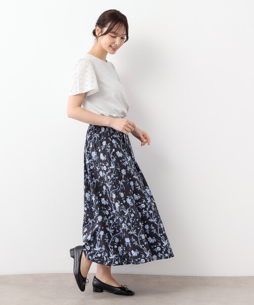 LAURA ASHLEY(ローラアシュレイ)の「【コットン100%/ウエストゴム/タックあり】サマーパレス柄 タイプライタースカート(スカート・レディース・ホワイト系その他/ネイビー系/スモーキーグリーン系1・40/38)」の12枚目の写真