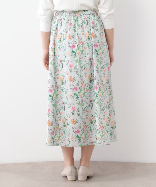 LAURA ASHLEY(ローラアシュレイ)の「【コットン100%/ウエストゴム/タックあり】サマーパレス柄 タイプライタースカート(スカート・レディース・ホワイト系その他/ネイビー系/スモーキーグリーン系1・40/38)」の8枚目の写真