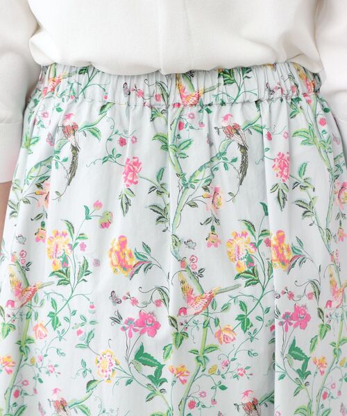 LAURA ASHLEY(ローラアシュレイ)の「【コットン100%/ウエストゴム/タックあり】サマーパレス柄 タイプライタースカート(スカート・レディース・ホワイト系その他/ネイビー系/スモーキーグリーン系1・40/38)」の10枚目の写真
