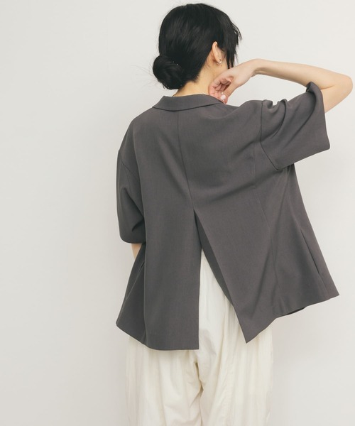 KBF（ケイビーエフ）の「バックスリットジャケット（その他アウター・レディース・チャコールグレー/ベージュ・ONE）」の2枚目の写真