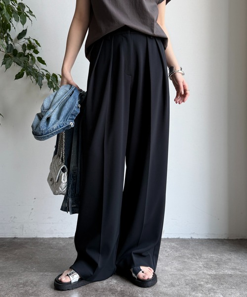 DouDou(ドゥドゥ)の「ダブルタックワイドパンツ(その他パンツ・レディース・オフホワイト/ブラック/ミント・36/38)」の1枚目の写真