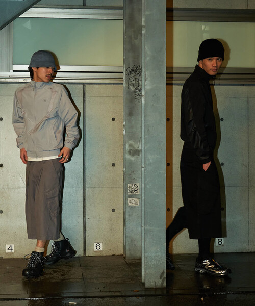 SAN SAN GEAR(サンサンギア)の「SAN SAN GEAR / サンサンギア TRACK JACKET SG2501JK10(ナイロンジャケット・メンズ・チャコールグレー/ブラック・2/1)」の3枚目の写真