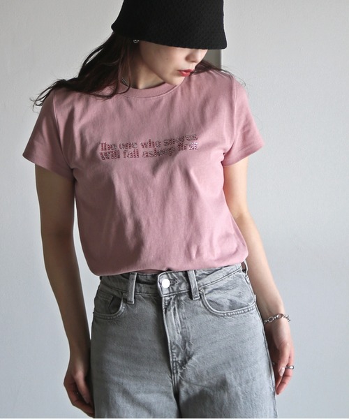COURO(コウロ)の「ラインストーンロゴTシャツ(Tシャツ/カットソー・レディース・ホワイト/レッド/ピンク/ネイビー/イエロー/杢グレー/ブルー・FREE)」の6枚目の写真
