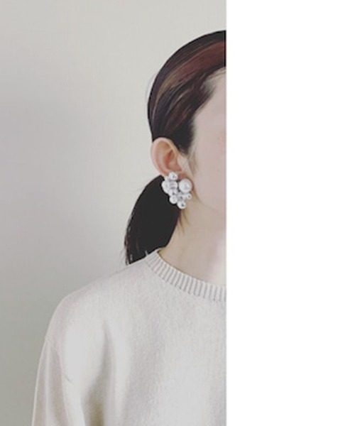 MILLION CARATS(ミリオンカラッツ)の「【pomponne】-awaシリーズ-まるで空に浮かぶシャボン玉。透明感と華やかさが耳元ではじける、大人のためのふんわりイヤリング(イヤリング・レディース・グレー/ピンク/イエロー/シルバー・FREE)」の8枚目の写真