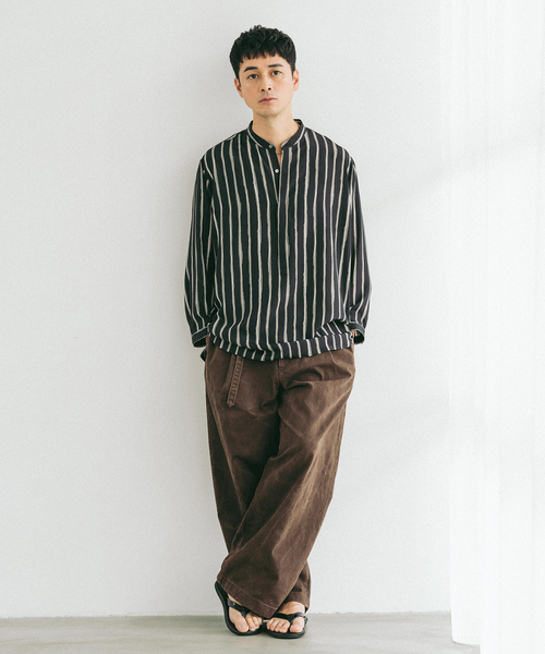 EDIFICE(エディフィス)の「ストライプ ドレーピー 8分袖 バンドカラープルオーバーシャツ(シャツ/ブラウス・メンズ・ボルドー/ブラック/グレー・MEDIUM/LARGE)」の4枚目の写真