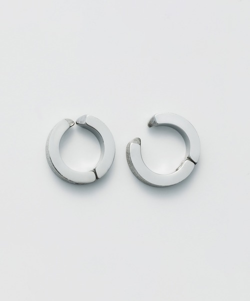 WYZ surgical stainless（ダブリューワイジィーサージカルステンレス）の「【 金属アレルギー対応 】梨地フープイヤリング サージカルステンレス（両耳用）（イヤリング・メンズ・シルバー・FREE）」の5枚目の写真