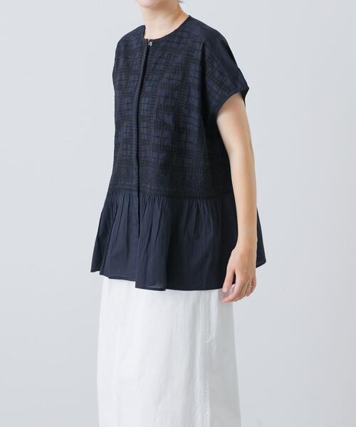 【新品】2025SS かぐれ　フロント刺繍フレンチブラウス フロント刺繍フレンチブラウス（シャツ/ブラウス）｜かぐれ