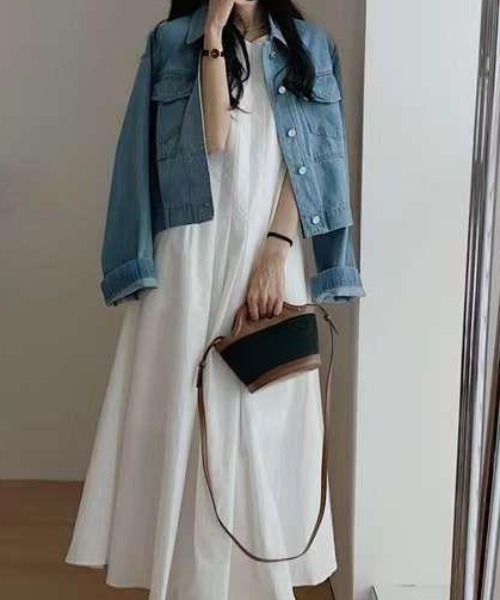 Aelina(エリナ)の「ノースリーブタグ付きワンピース(ワンピース・レディース・ホワイト/ブラック/グレー・M/L/XL)」の7枚目の写真