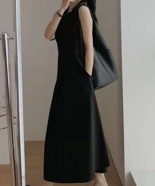 Aelina(エリナ)の「ノースリーブタグ付きワンピース(ワンピース・レディース・ホワイト/ブラック/グレー・M/L/XL)」の20枚目の写真