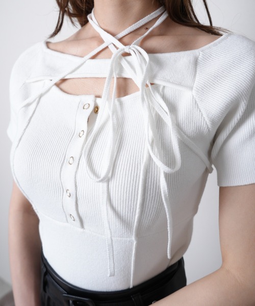 LIPSERVICE（リップサービス）の「デコルテオープンチョーカーニット（ニット/セーター・レディース・ホワイト/グレー/ブラック・FREE）」の8枚目の写真