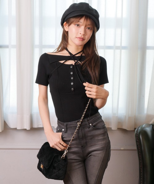 LIPSERVICE（リップサービス）の「デコルテオープンチョーカーニット（ニット/セーター・レディース・ホワイト/グレー/ブラック・FREE）」の21枚目の写真