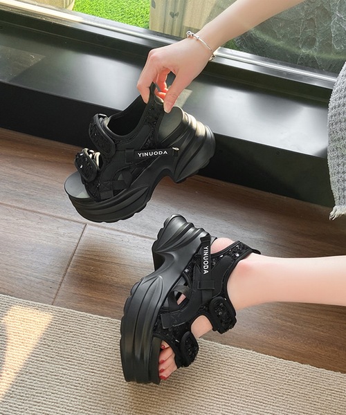 Lace Ladies(レースレディース)の「スパンコール ベルクロ ボリューム 厚底 サンダル(サンダル・レディース・ブラック/シルバー/ホワイト・22.5cm/23cm/23.5cm/24cm/24.5cm/25cm)」の5枚目の写真
