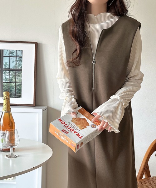 classicalelf（クラシカルエルフ）の「肉厚素材が気になるスタイルをカバー♪前後2wayダンボールハーフジップジャンパースカート(ロング丈)（ワンピース・レディース・チャコール/ブラック/ブラウン/ベージュ・SMALL/LARGE/X-LARGE/MEDIUM）」の21枚目の写真