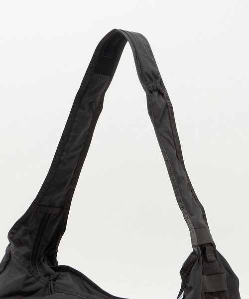 BRIEFING＞HOBO BAG WIDE ショルダーバッグ（ショルダーバッグ