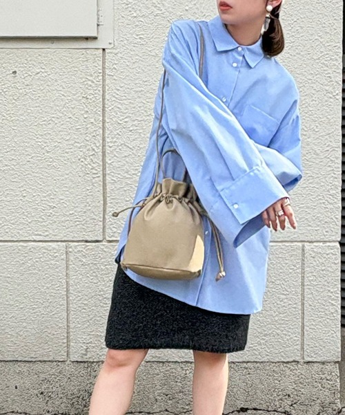 Fashion Letter(ファッションレター)の「2way フェイクレザー巾着バッグ(ショルダーバッグ・レディース・ブラック/モカ/レッド/オフホワイト/チャコールグレー・FREE)」の16枚目の写真