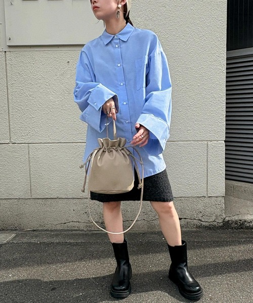 Fashion Letter(ファッションレター)の「2way フェイクレザー巾着バッグ(ショルダーバッグ・レディース・ブラック/モカ/レッド/オフホワイト/チャコールグレー・FREE)」の19枚目の写真