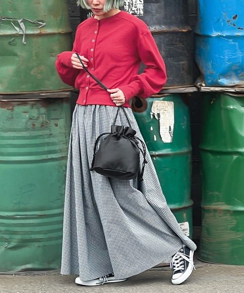 Fashion Letter(ファッションレター)の「2way フェイクレザー巾着バッグ(ショルダーバッグ・レディース・ブラック/モカ/レッド/オフホワイト/チャコールグレー・FREE)」の13枚目の写真