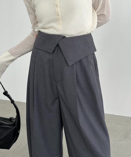 CAPRICIEUX LE'MAGE(カプリシューレマージュ)の「ウエスト折返しワイドパンツ(その他パンツ・レディース・ベージュ/グレー/ブラウン・38/36)」の1枚目の写真