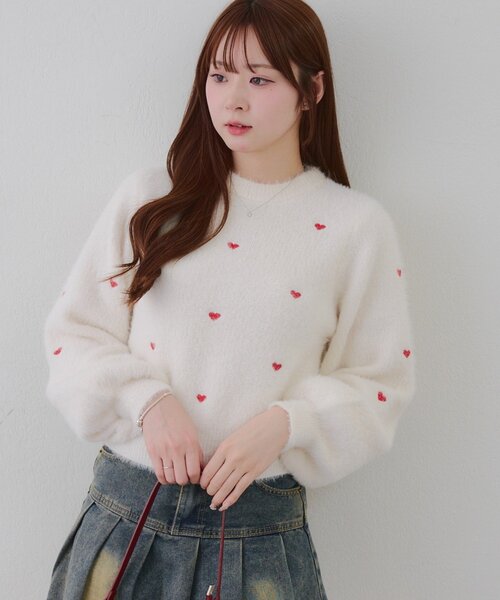 Another Branch olive des olive(アナザーブランチオリーブデオリーブ)の「リボン刺しゅうフェザープルオーバー(ニット/セーター・レディース・ブラック/アイボリー/ベージュ/ラベンダー/レッド/ホワイト系その他/ベージュ系その他・FREE)」の3枚目の写真