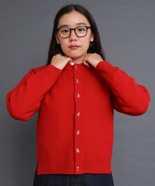 I am I in fact...(アイアムアイインファクト)の「_UPW数字刺繍クルーカーディガン(カーディガン/ボレロ・レディース・ブラウン/パープル/ブルー/レッド/チャコールグレー/その他/ブラック系その他・FREE)」の7枚目の写真