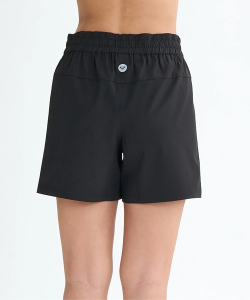 ROXY(ロキシー)の「MY 1ST ROXY SHORTS/ロキシー水陸両用速乾UVケアウエストゴムワンポイントブランドロゴフィットネスショートパンツ(水着)(その他パンツ・レディース・グリーン/ピンク/ブラック・SMALL/LARGE/MEDIUM)」の11枚目の写真