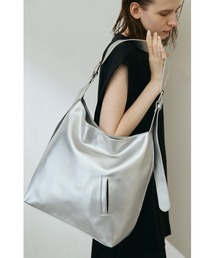 スライドポケットワンハンドル2WAYショルダー / A4収納可能