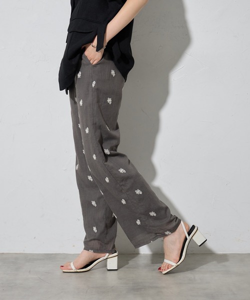 each（イーチ）の「フラワーエンブロイダリーワイドパンツ【セットアップ対応】（その他パンツ・レディース・ブラック/グレー・FREE）」の13枚目の写真