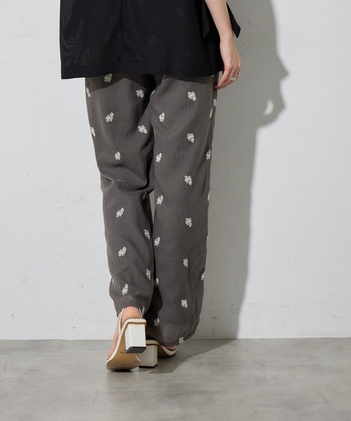 each（イーチ）の「フラワーエンブロイダリーワイドパンツ【セットアップ対応】（その他パンツ・レディース・ブラック/グレー・FREE）」の14枚目の写真