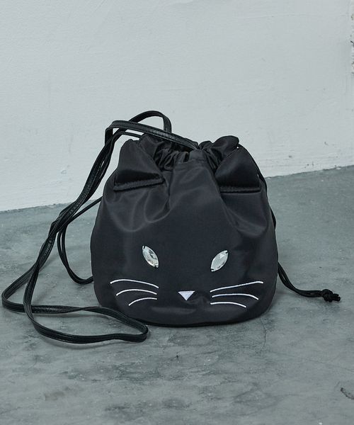 NOMINE(ノミネ)の「【FAVORI】黒猫 灰猫 巾着ショルダーバッグ(ショルダーバッグ・レディース・ブラック/グレー・フリー)」の2枚目の写真