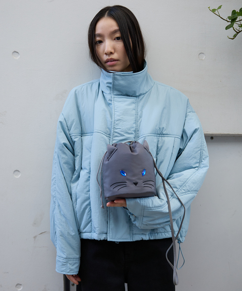 NOMINE(ノミネ)の「【FAVORI】黒猫 灰猫 巾着ショルダーバッグ(ショルダーバッグ・レディース・ブラック/グレー・フリー)」の3枚目の写真