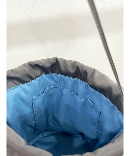 NOMINE(ノミネ)の「【FAVORI】黒猫 灰猫 巾着ショルダーバッグ(ショルダーバッグ・レディース・ブラック/グレー・フリー)」の17枚目の写真