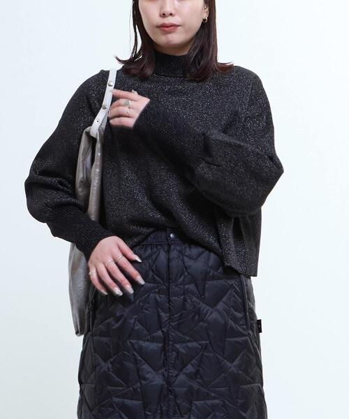 CONVERSE TOKYO（コンバーストウキョウ）の「BACK LOGO GLITTER PULLOVER（ニット/セーター・レディース・ブラック/ブラウン/グレー・FREE）」の11枚目の写真