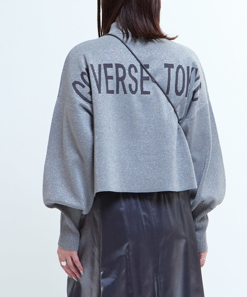 CONVERSE TOKYO（コンバーストウキョウ）の「BACK LOGO GLITTER PULLOVER（ニット/セーター・レディース・ブラック/ブラウン/グレー・FREE）」の18枚目の写真