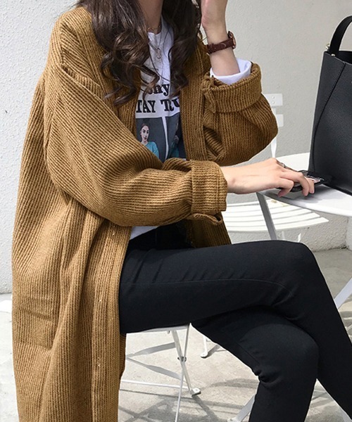 maison de LATIR(メゾンドラティール)の「「ゆるっと今っぽく、暖かく。着るだけで旬顔オーバーサイズコーディロイシャツ」コーデュロイ シャツ(シャツ/ブラウス・レディース・グレー/ブラウン・FREE)」の5枚目の写真