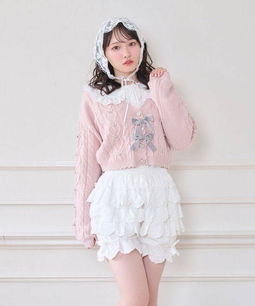 Honey Cinnamon(ハニーシナモン)の「ハートビジューショートカーディガン(カーディガン/ボレロ・レディース・グレー/ブラック/ピンク・FREE)」の1枚目の写真