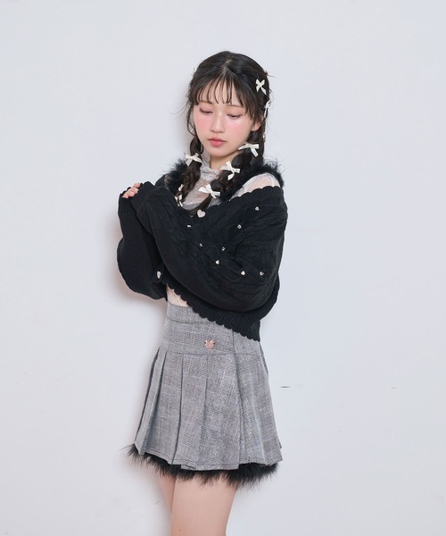 Honey Cinnamon(ハニーシナモン)の「ハートビジューショートカーディガン(カーディガン/ボレロ・レディース・グレー/ブラック/ピンク・FREE)」の4枚目の写真