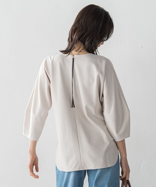 LAUTREAMONT（ロートレアモン）の「【WEB限定】フォルムスリーブバックジップトップス≪洗濯機で洗える≫（Tシャツ/カットソー・レディース・ベージュ/ブラック/ピンク・9号）」の7枚目の写真