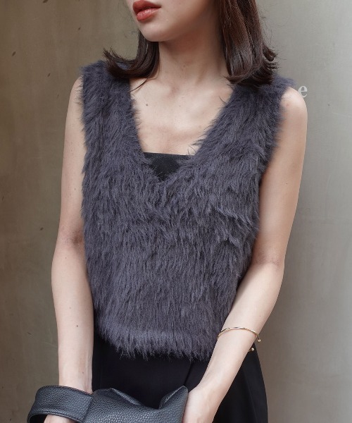 CORNERS(コーナーズ)の「フェザーヤーンVネックベスト(ベスト・レディース・チャコールグレー/オフホワイト/グレー/ライトベージュ・M)」の2枚目の写真