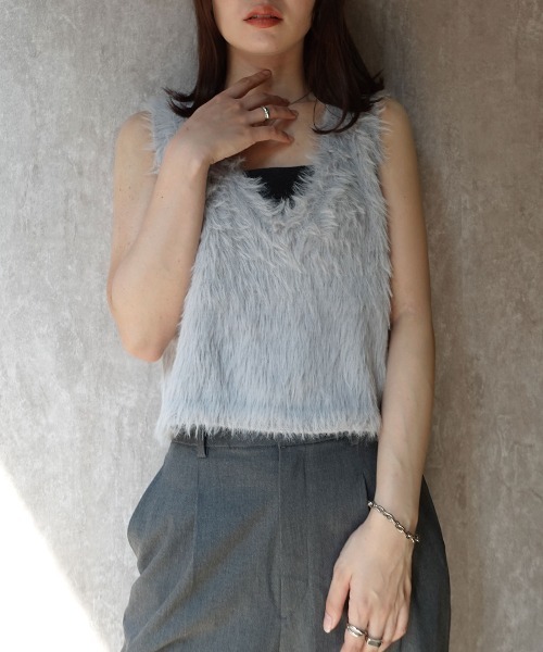 CORNERS(コーナーズ)の「フェザーヤーンVネックベスト(ベスト・レディース・チャコールグレー/オフホワイト/グレー/ライトベージュ・M)」の6枚目の写真