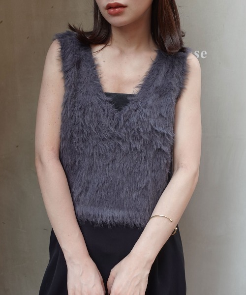 CORNERS(コーナーズ)の「フェザーヤーンVネックベスト(ベスト・レディース・チャコールグレー/オフホワイト/グレー/ライトベージュ・M)」の10枚目の写真