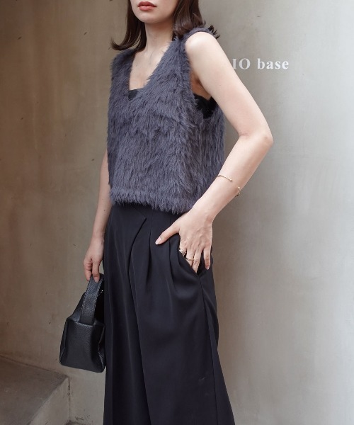 CORNERS(コーナーズ)の「フェザーヤーンVネックベスト(ベスト・レディース・チャコールグレー/オフホワイト/グレー/ライトベージュ・M)」の13枚目の写真