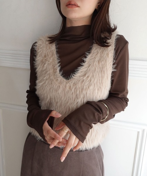 CORNERS(コーナーズ)の「フェザーヤーンVネックベスト(ベスト・レディース・チャコールグレー/オフホワイト/グレー/ライトベージュ・M)」の17枚目の写真