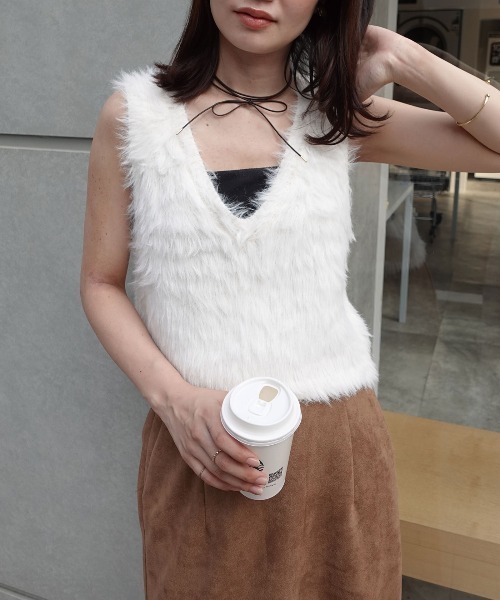 CORNERS(コーナーズ)の「フェザーヤーンVネックベスト(ベスト・レディース・チャコールグレー/オフホワイト/グレー/ライトベージュ・M)」の18枚目の写真