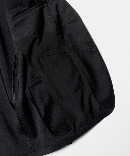 UNITED ARROWS（ユナイテッドアローズ）の「ハイツイスト シングル 2ボタン テーラードジャケット UA COZY ウォッシャブル 防しわ ヨコストレッチ（テーラードジャケット・メンズ・ブラック・S/L/XL/XXL/M）」の16枚目の写真