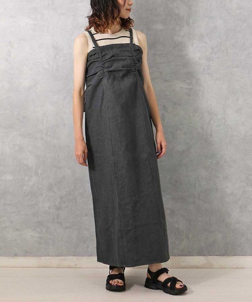 Bleu Bleuet(ブルーブルーエ)の「【ZOZO限定】デニムギャザーワンピース(ワンピース・レディース・ブルー系その他/ブルー/グレー・M)」の4枚目の写真