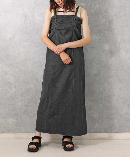 Bleu Bleuet(ブルーブルーエ)の「【ZOZO限定】デニムギャザーワンピース(ワンピース・レディース・ブルー系その他/ブルー/グレー・M)」の7枚目の写真