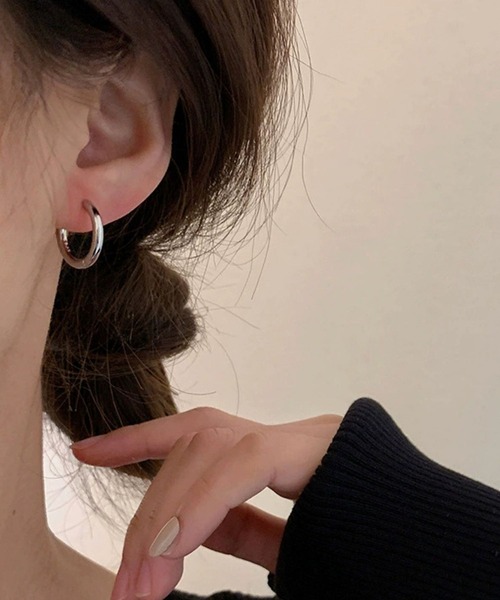 almo(アルモ)の「フープイヤリング/ペア(RO)(イヤリング・レディース・シルバー/ブラック/ゴールド・SMALL/MEDIUM)」の10枚目の写真