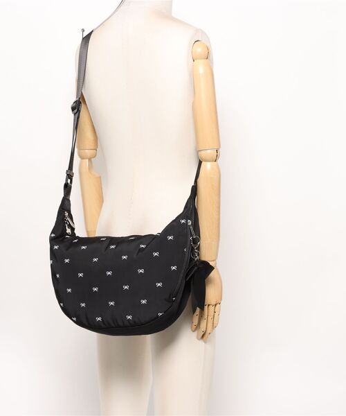 SALON de RUBAN（サロンドルヴァン）の「【SALON de RUBAN / サロン ド ルヴァン】 リボンチャームショルダーバッグ（ショルダーバッグ・レディース・ブラック/ライトグレー/ダークグレー/モカ・FREE）」の5枚目の写真